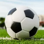 Футбольный пятнистый мяч картинка