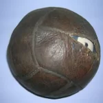 Древний футбольный мяч